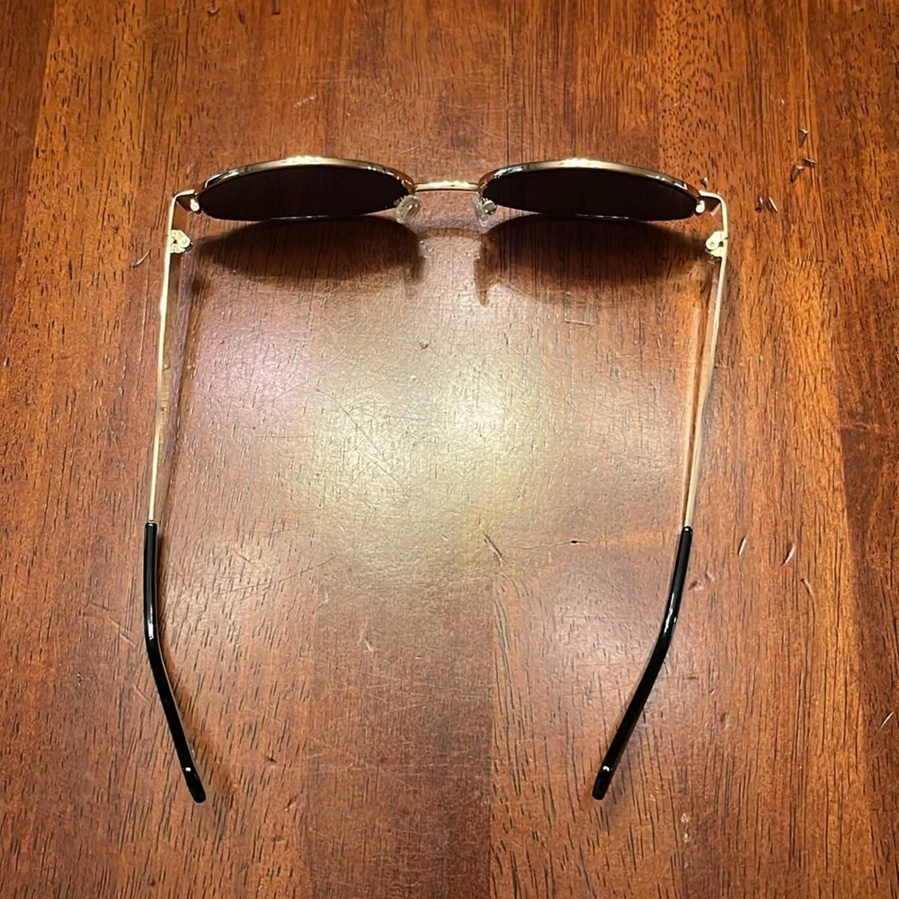 NIB Sojos Retro Oval Gold Trim Sunglasses with Dark Lenses unisex